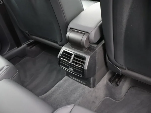 AUDI Q3 PHEV (2022) — foto 14 van 23