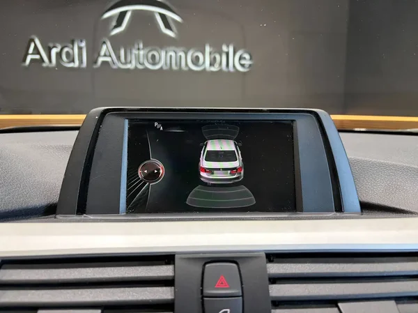 Bmw 316 (2017) — foto 2 van 24