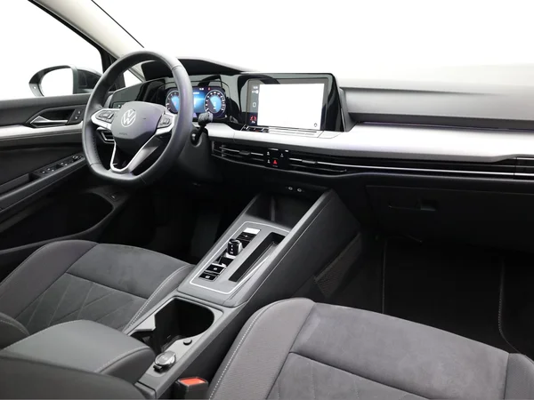 VOLKSWAGEN Golf VIII SW (2024) — foto 15 van 21