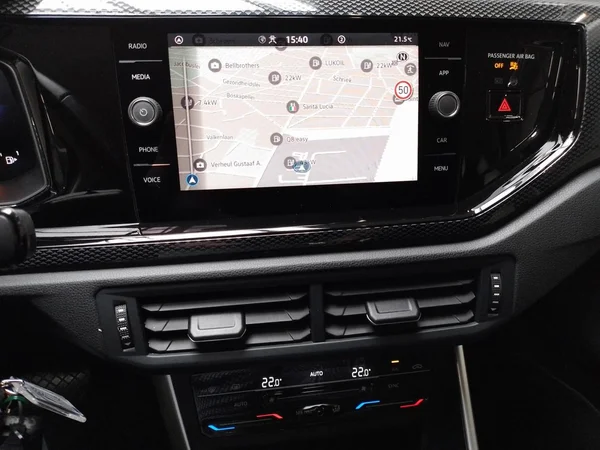 VOLKSWAGEN Polo (2024) — foto 6 van 23