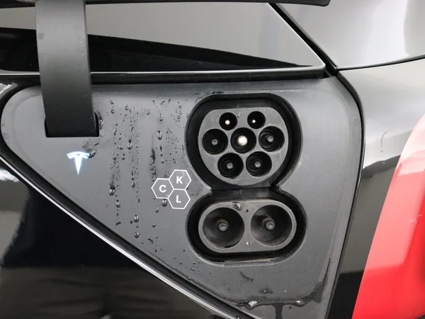 TESLA Model 3 (2025) — foto 22 van 30