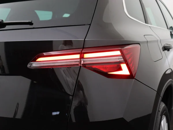 SKODA Karoq (2025) — foto 7 van 18