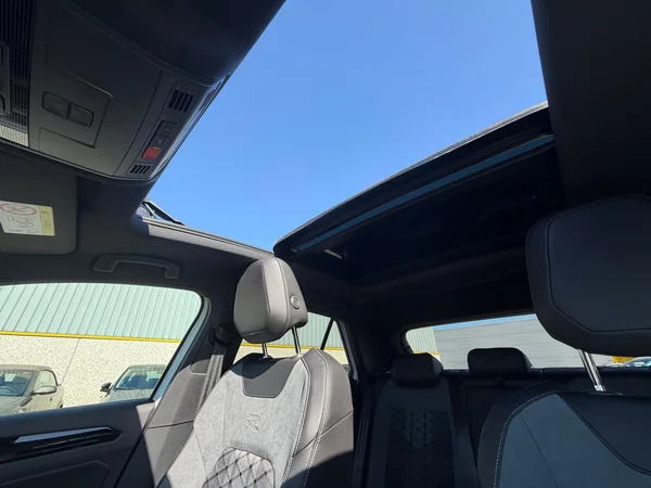 VOLKSWAGEN T-Roc (2026) — foto 10 van 21
