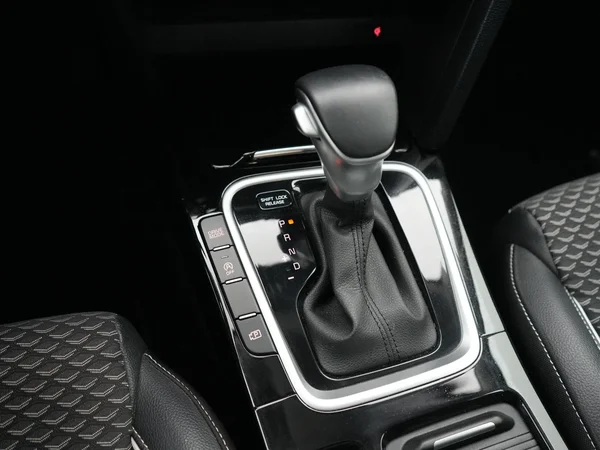 Kia cee'd (2024) — foto 2 van 22