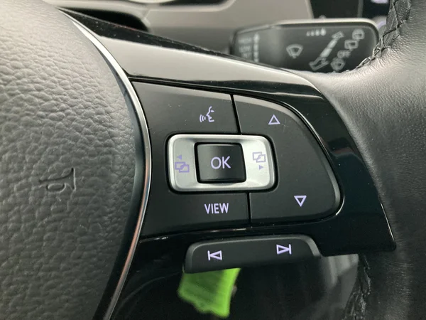 VOLKSWAGEN Touran (2020) — foto 17 van 36