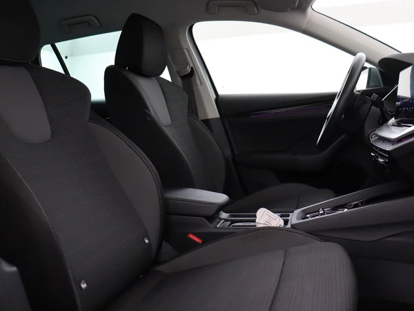 SKODA Octavia Combi (2024) — foto 18 van 18