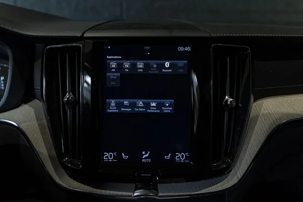 Volvo XC60 (2019) — foto 27 van 44