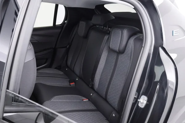 Peugeot E-208 (2025) — foto 25 van 64