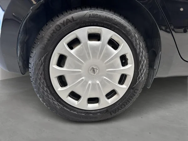 Nissan Micra (2018) — foto 15 van 18