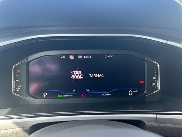 VOLKSWAGEN T-Roc (2023) — foto 5 van 31