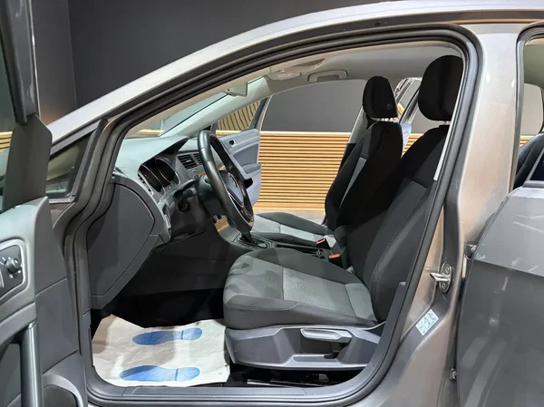 Volkswagen Golf (2013) — foto 20 van 22