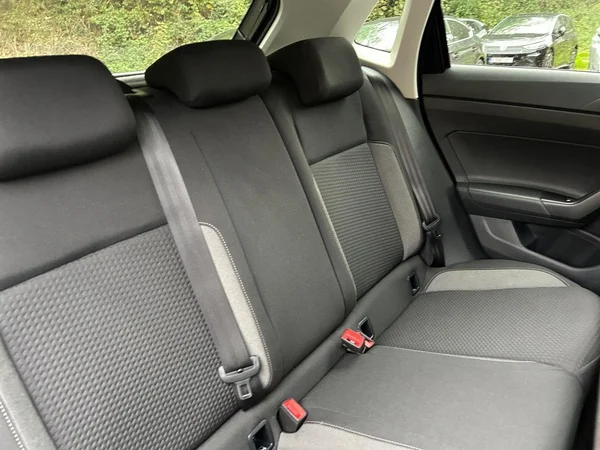 VOLKSWAGEN Polo (2022) — foto 13 van 23