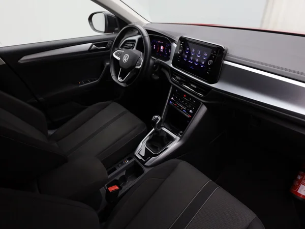 VOLKSWAGEN T-Roc (2023) — foto 12 van 18