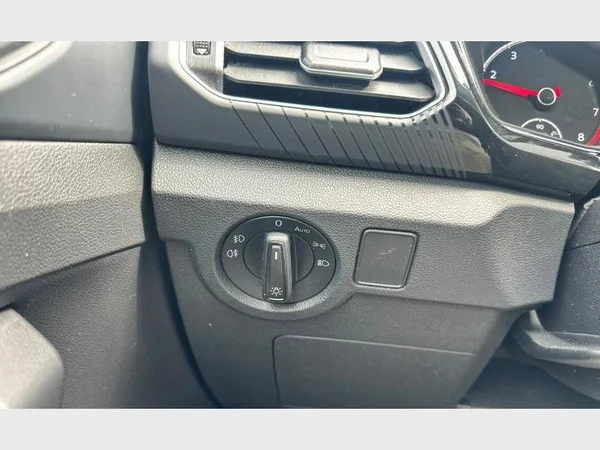 Volkswagen T-Cross (2023) — foto 13 van 26