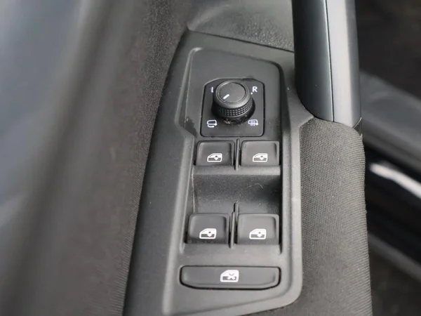 VOLKSWAGEN Tiguan (2022) — foto 8 van 25