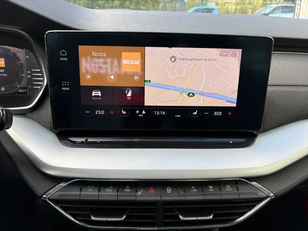 SKODA Octavia Combi (2024) — foto 9 van 22