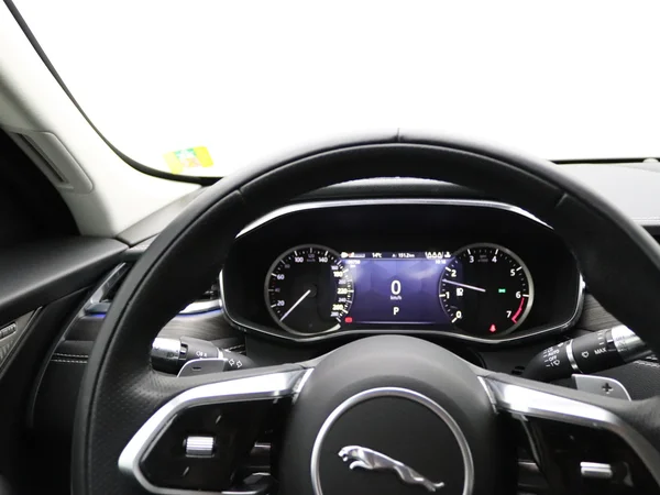 JAGUAR F-Pace (2022) — foto 18 van 19