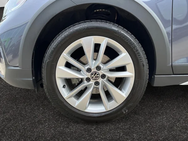 VOLKSWAGEN Taigo (2024) — foto 13 van 21