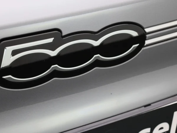 Fiat 500e (2023) — foto 31 van 44