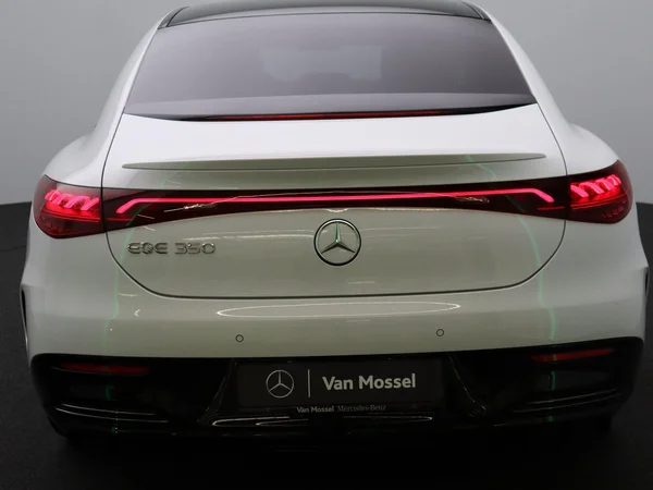 Mercedes-Benz EQE (2024) — foto 21 van 34