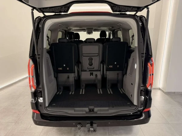 Ford Tourneo Custom — foto 22 van 24