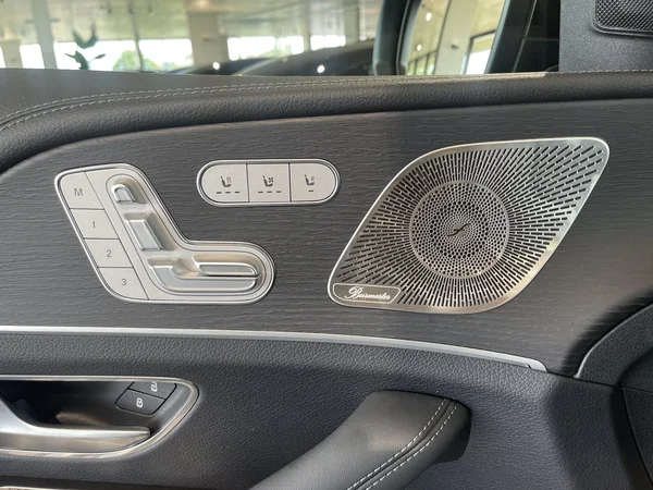 Mercedes-Benz GLE (2023) — foto 6 van 23