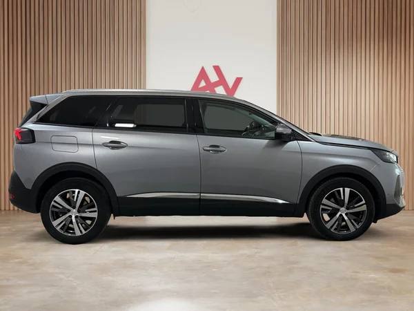 Peugeot 5008 (2021) — foto 23 van 28