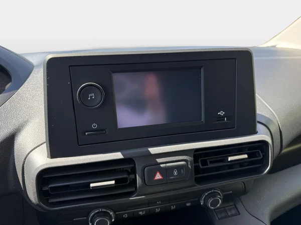 Peugeot Partner (2024) — foto 2 van 15