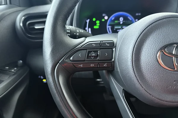 Toyota Yaris Cross Hybrid (HEV) (2025) — foto 6 van 18