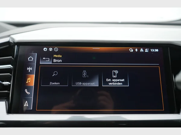 AUDI Q4 e-tron (2023) — foto 13 van 31