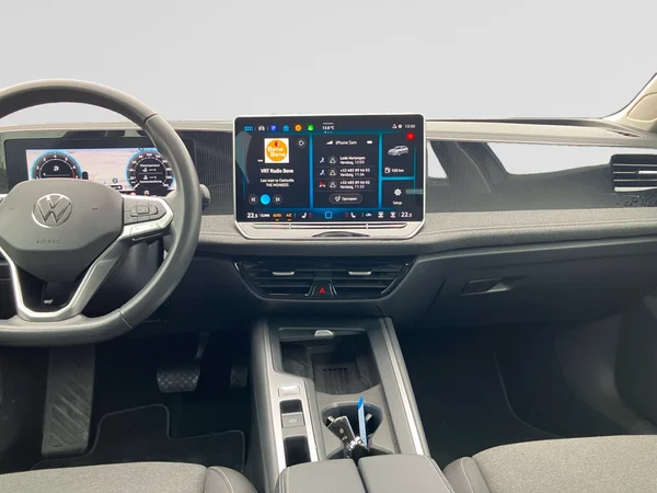 VOLKSWAGEN Passat SW (2024) — foto 4 van 25