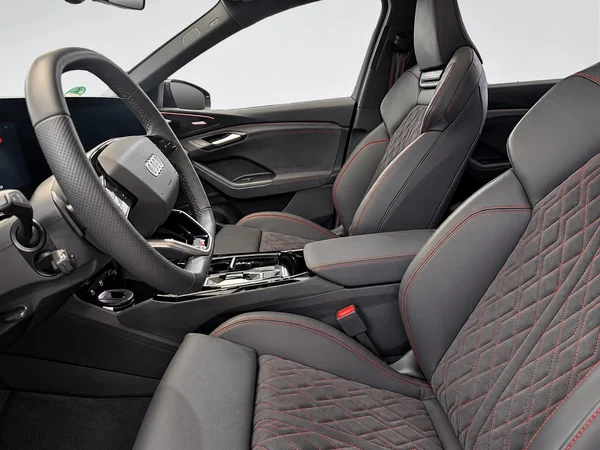 AUDI Q6 e-tron (2026) — foto 10 van 14