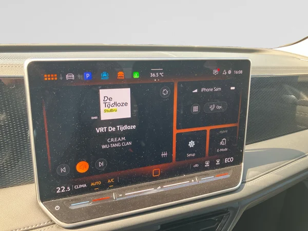 VOLKSWAGEN Tiguan eHybrid (PHEV) (2025) — foto 13 van 24