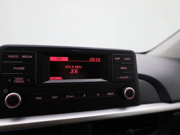 Kia Picanto (2023) — foto 6 van 34