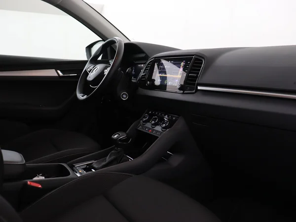 SKODA Karoq (2024) — foto 12 van 18