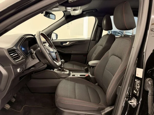 Ford Kuga (2023) — foto 23 van 24
