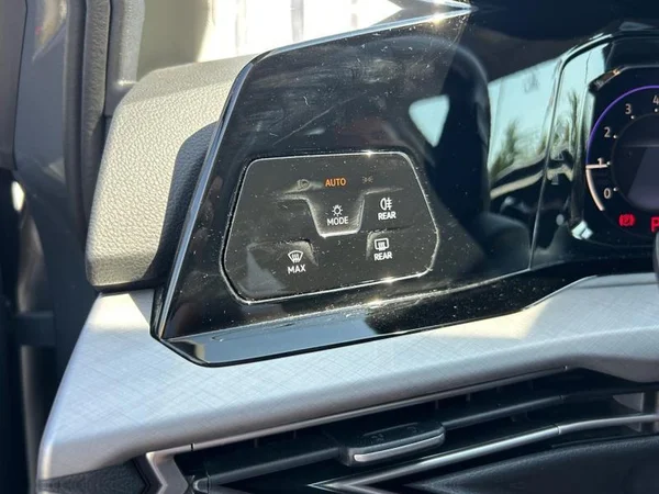 VOLKSWAGEN Golf VIII SW (2023) — foto 20 van 31