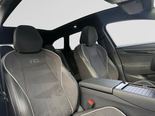 VOLKSWAGEN ID.7 Tourer (2024) — foto 23 van 25