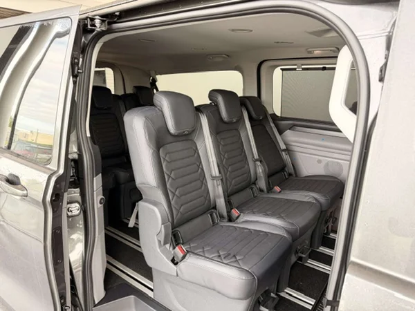 Ford Tourneo Custom — foto 24 van 24