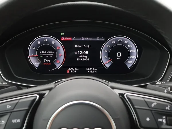 Audi A4 (2023) — foto 14 van 26