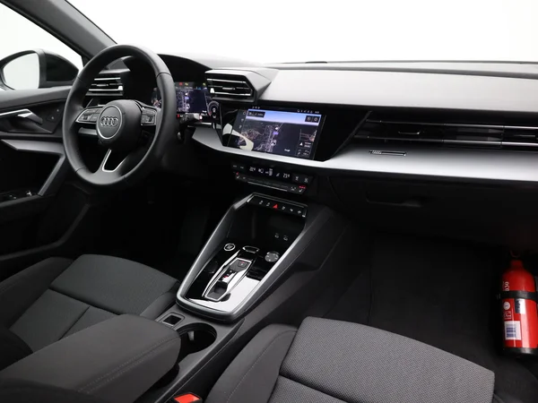 AUDI A3 Sportback (2024) — foto 14 van 20