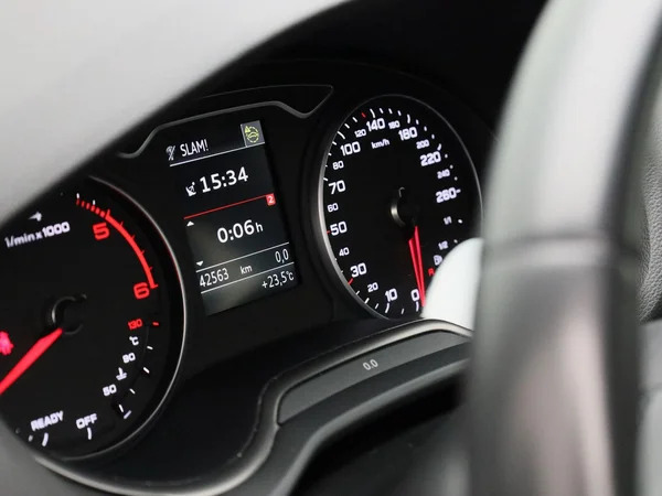 Audi Q2 (2022) — foto 2 van 38