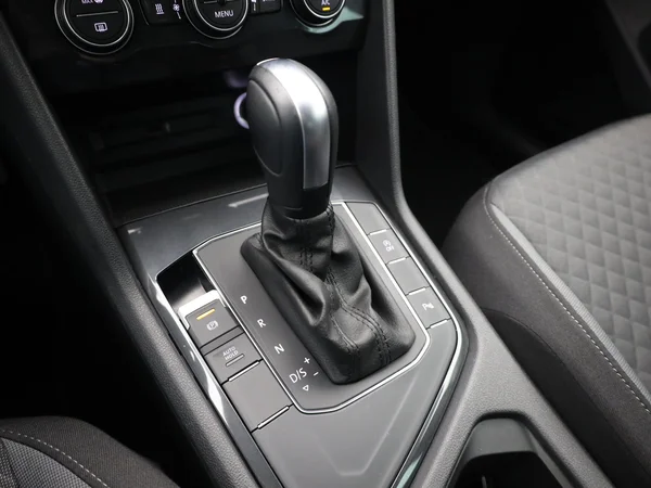 VOLKSWAGEN Tiguan (2020) — foto 10 van 25