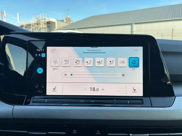 VOLKSWAGEN Golf VIII (2022) — foto 10 van 31