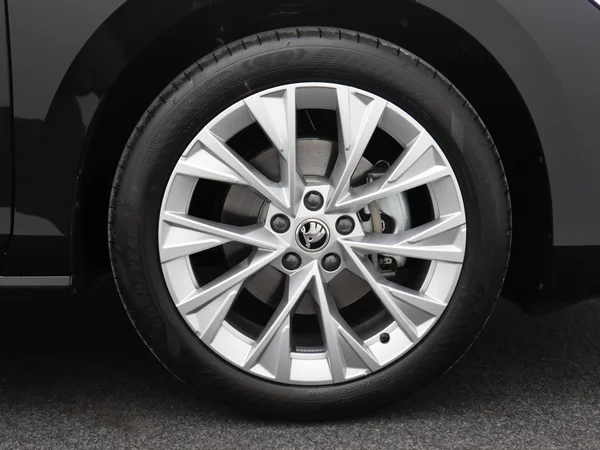 SKODA Superb Combi (2025) — foto 15 van 18
