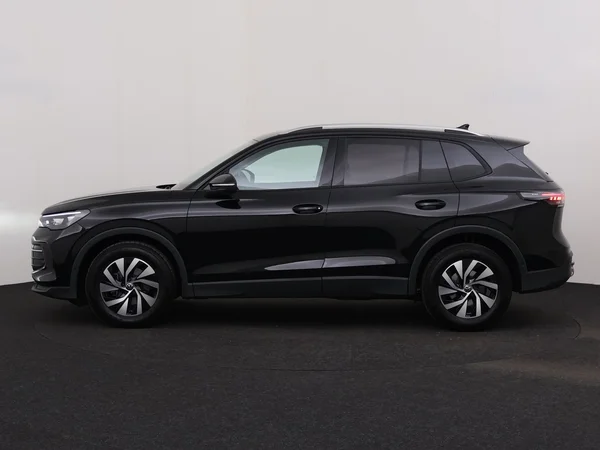VOLKSWAGEN Tiguan (2025) — foto 13 van 18