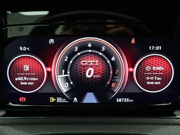 VOLKSWAGEN Golf VIII GTI (2024) — foto 24 van 30