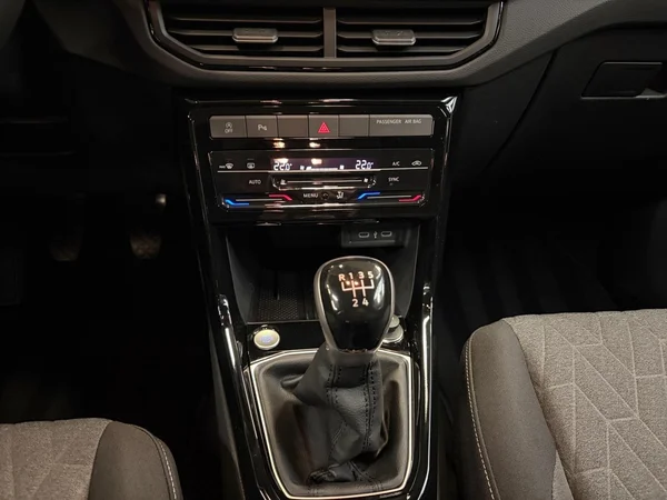 VOLKSWAGEN T-Cross (2025) — foto 7 van 8