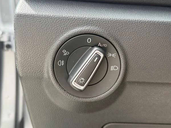VOLKSWAGEN T-Roc (2023) — foto 3 van 23