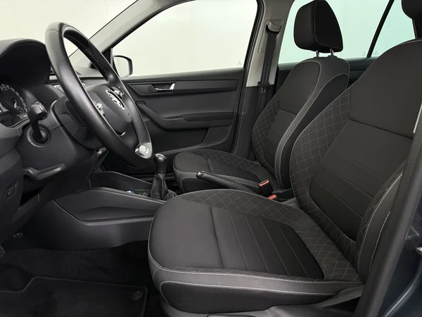 SKODA Fabia (2021) — foto 2 van 25